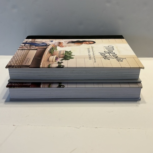 Hardcover "Magnolia Table" by Joanna Gaines - Picture 8 of 9